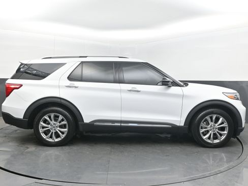 Used 2021 Ford Explorer Limited w/ Equipment Group 301A image 8