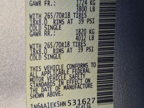 Used 2017 Nissan Titan SV image 16