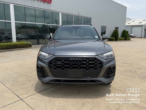 Used 2024 Audi Q5 2.0T Premium w/ Summer of Audi Package AWD/4WD image 2