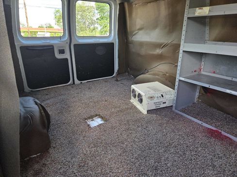 Used 2001 Ford E-250 and Econoline 250 RWD image 31