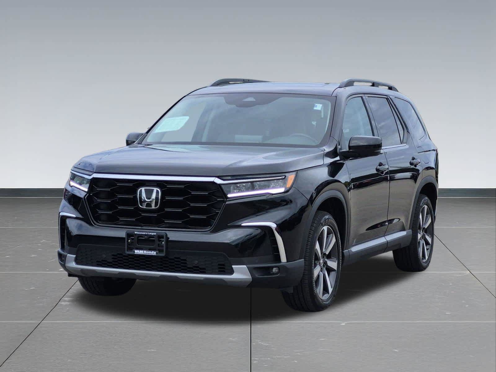 Certified 2025 Honda Pilot Touring image 10
