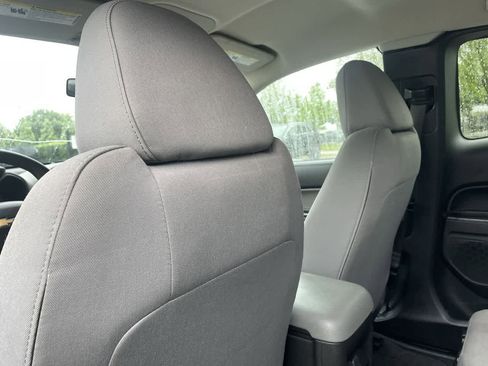 Used 2019 Chevrolet Colorado W/T w/ WT Convenience Package AWD/4WD image 19