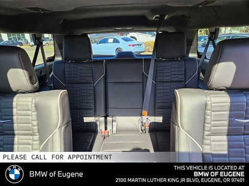 Used 2024 Cadillac Escalade ESV Premium Luxury Platinum AWD/4WD image 21