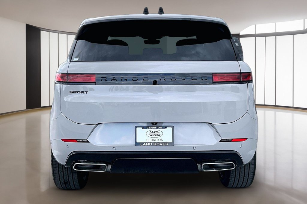New 2026 Land Rover Range Rover Sport Dynamic SE AWD/4WD image 4