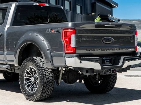 Used 2019 Ford F250 Lariat w/ Lariat Ultimate Package AWD/4WD image 16