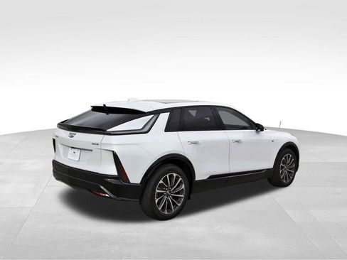 New 2026 Cadillac Lyriq Sport image 4