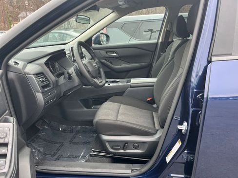Used 2025 Nissan Rogue SV image 23