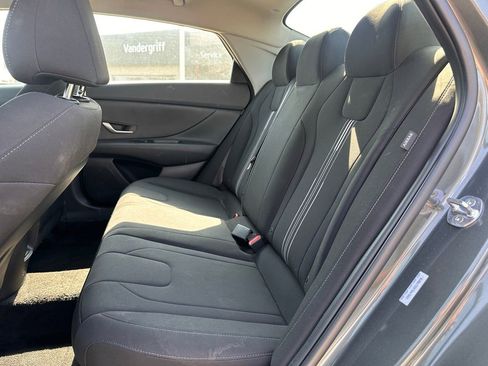 Used 2025 Hyundai Elantra Blue image 18