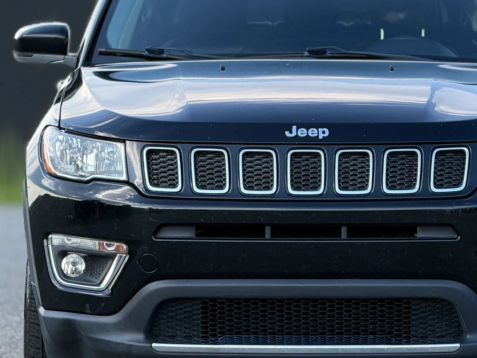 Used 2018 Jeep Compass Limited AWD/4WD image 11