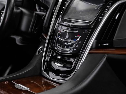 Used 2020 Cadillac Escalade Premium Luxury image 24
