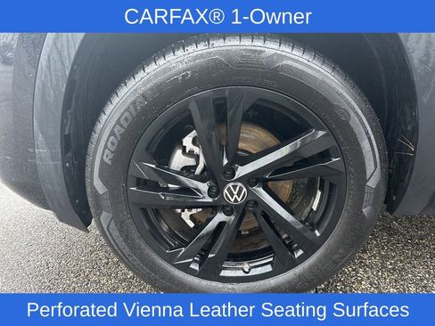 Used 2025 Volkswagen Atlas Cross Sport SEL R-Line image 36