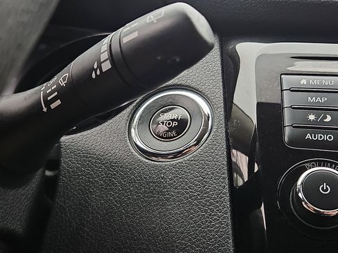 Certified 2020 Nissan Rogue SV w/ Premium Package image 21