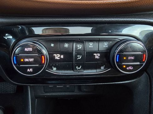 Used 2021 Buick Encore GX Essence w/ Experience Buick Package image 15