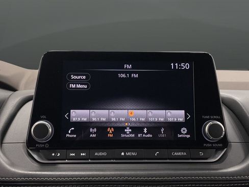 Used 2023 Nissan Rogue SV w/ SV Premium B Package image 18