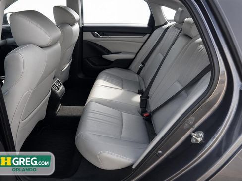 Used 2018 Honda Accord Touring image 16