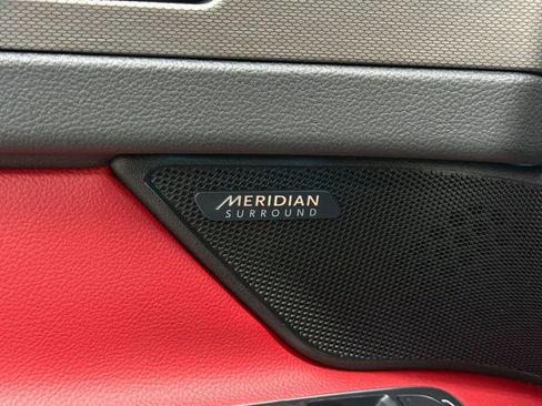 Used 2018 Jaguar XF S image 11