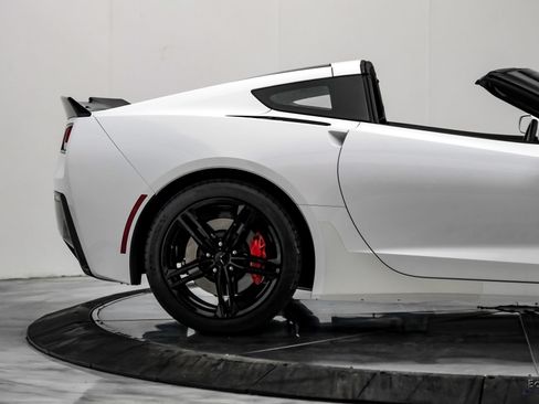 Used 2016 Chevrolet Corvette Stingray Coupe w/ Carbon Flash Badge Package RWD image 26