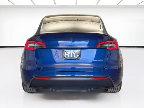 Used 2021 Tesla Model Y Long Range image 5