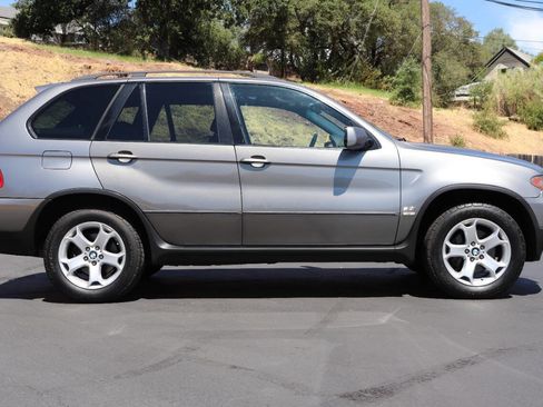 Used 2005 BMW X5 3.0i image 10