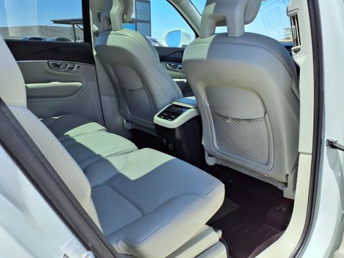 Used 2020 Volvo XC90 T6 Momentum AWD/4WD image 14