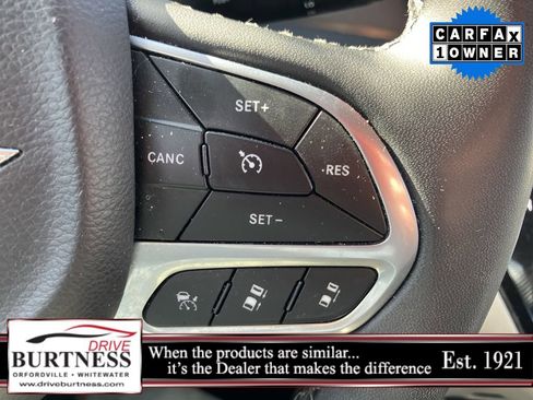 Used 2024 Chrysler Pacifica Touring-L FWD image 22