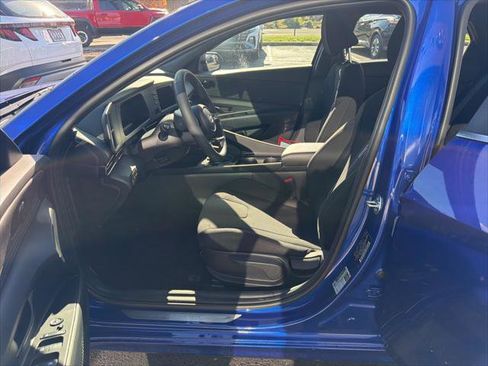 New 2026 Hyundai Elantra SEL Sport image 9