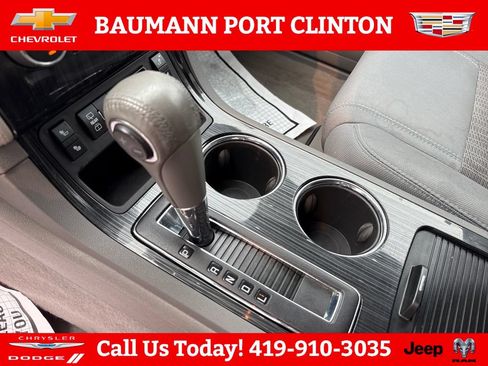 Used 2016 Chevrolet Traverse LT FWD image 25
