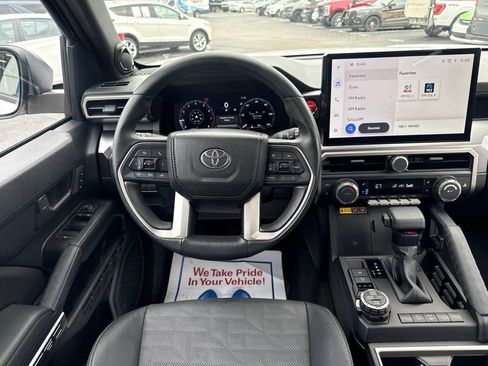 Used 2025 Toyota 4Runner TRD Off-Road Premium AWD/4WD image 15