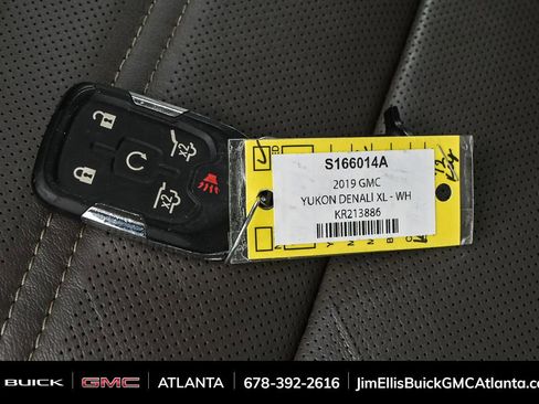 Used 2019 GMC Yukon XL Denali image 41