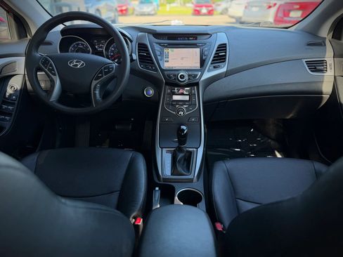Used 2016 Hyundai Elantra Limited w/ Option Group 04 FWD image 9