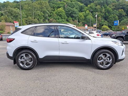Used 2025 Ford Escape ST-Line w/ Tech Pack #1 AWD/4WD image 7