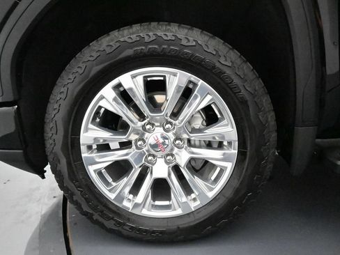 Used 2025 GMC Sierra 1500 Denali w/ Technology Package AWD/4WD image 8