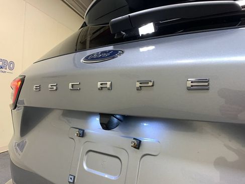 Used 2024 Ford Escape ST-Line w/ Tech Pack #1 AWD/4WD image 17