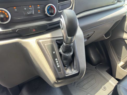 Used 2022 Ford Transit 350 DRW RWD image 29