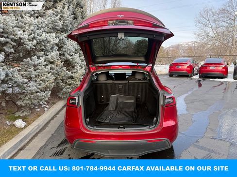 Used 2024 Tesla Model Y Performance image 33