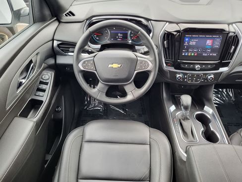 Used 2023 Chevrolet Traverse LT FWD image 24