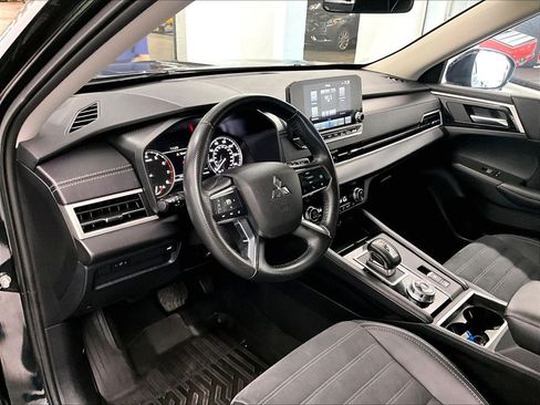 Used 2024 Mitsubishi Outlander SE AWD/4WD image 8