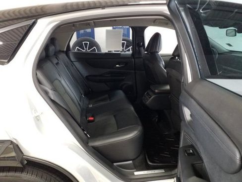 Used 2024 Nissan Ariya AWD image 15