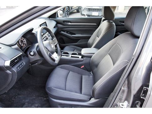 Used 2021 Nissan Altima 2.5 SV FWD image 9