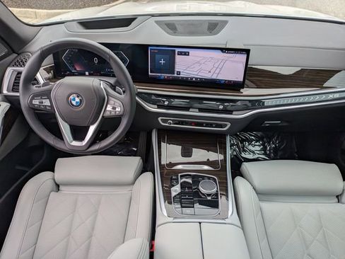 Used 2024 BMW X5 xDrive40i w/ Premium Package AWD/4WD image 16
