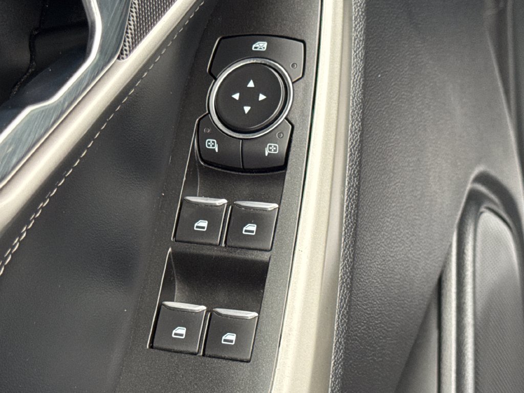 Used 2021 Ford Explorer XLT w/ Equipment Group 202A AWD/4WD image 27