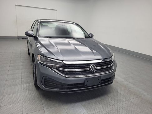 Used 2024 Volkswagen Jetta SE w/ Panoramic Sunroof Package image 14
