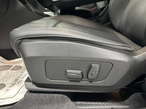 Used 2025 BMW X1 xDrive28i image 12