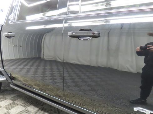 Used 2025 GMC Sierra 2500 AT4 image 32