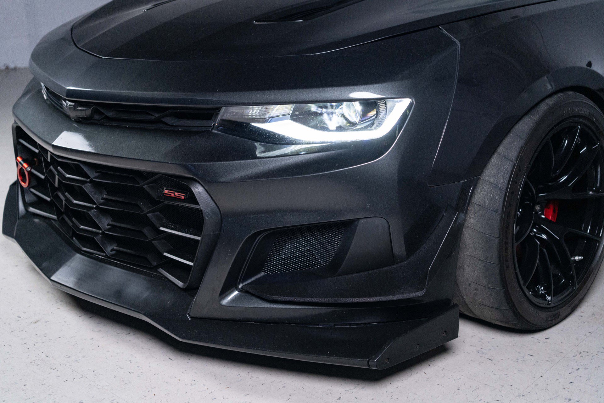 Used 2018 Chevrolet Camaro SS RWD image 33