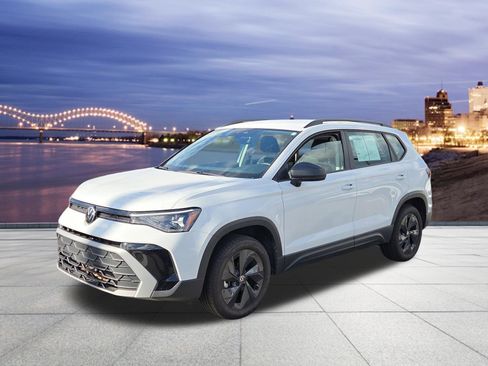 Used 2025 Volkswagen Taos S image 1