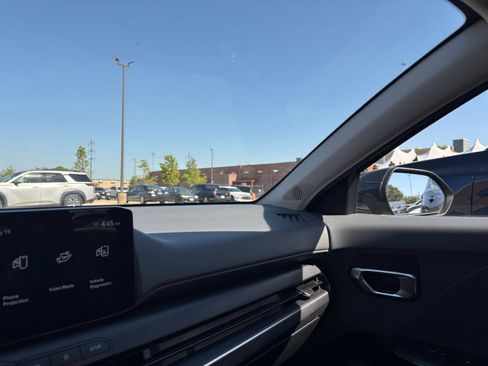 Used 2025 Kia K4 FWD image 33