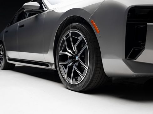 Used 2023 BMW 740i RWD image 79
