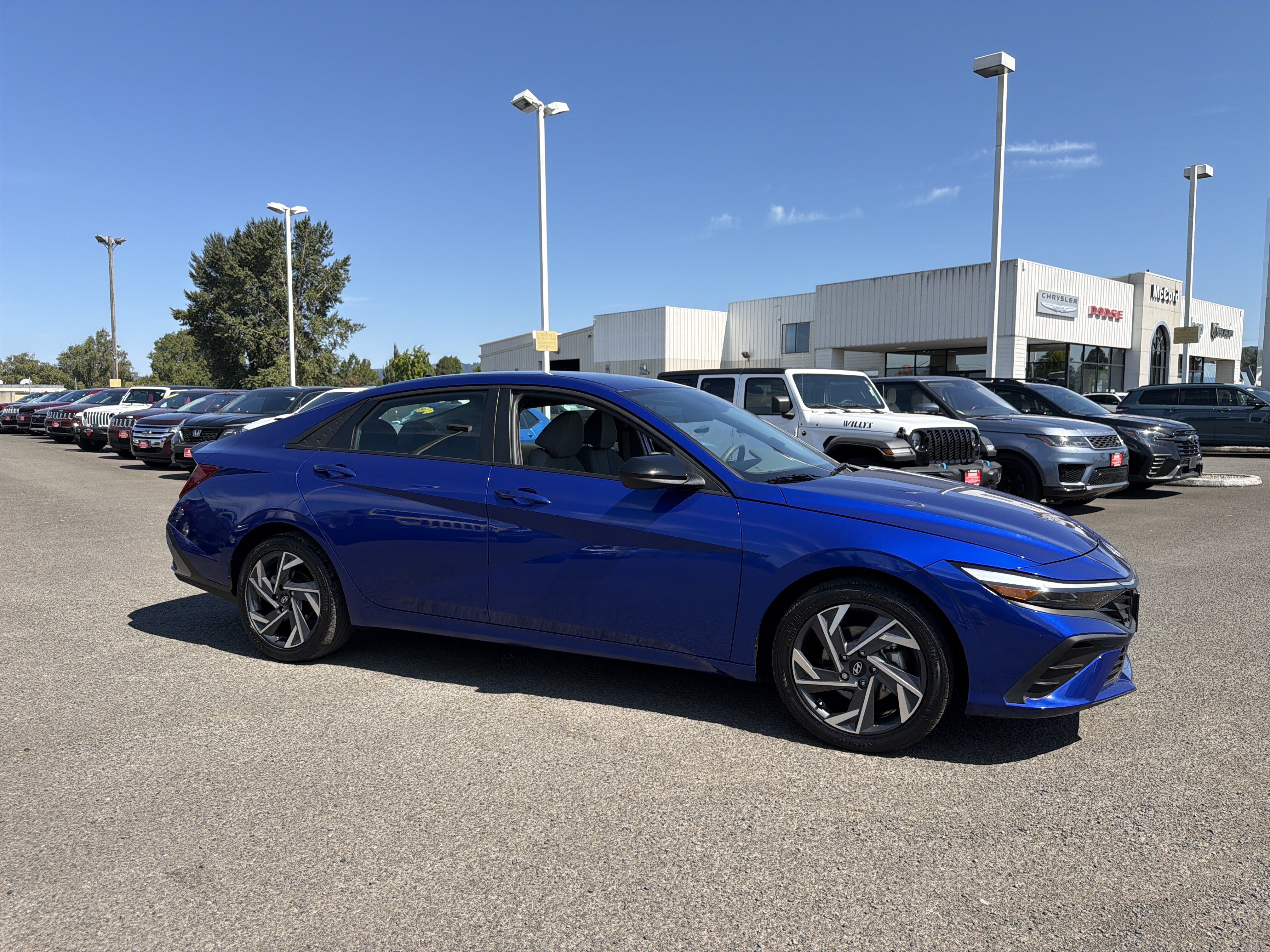 Used 2025 Hyundai Elantra Sport FWD image 7