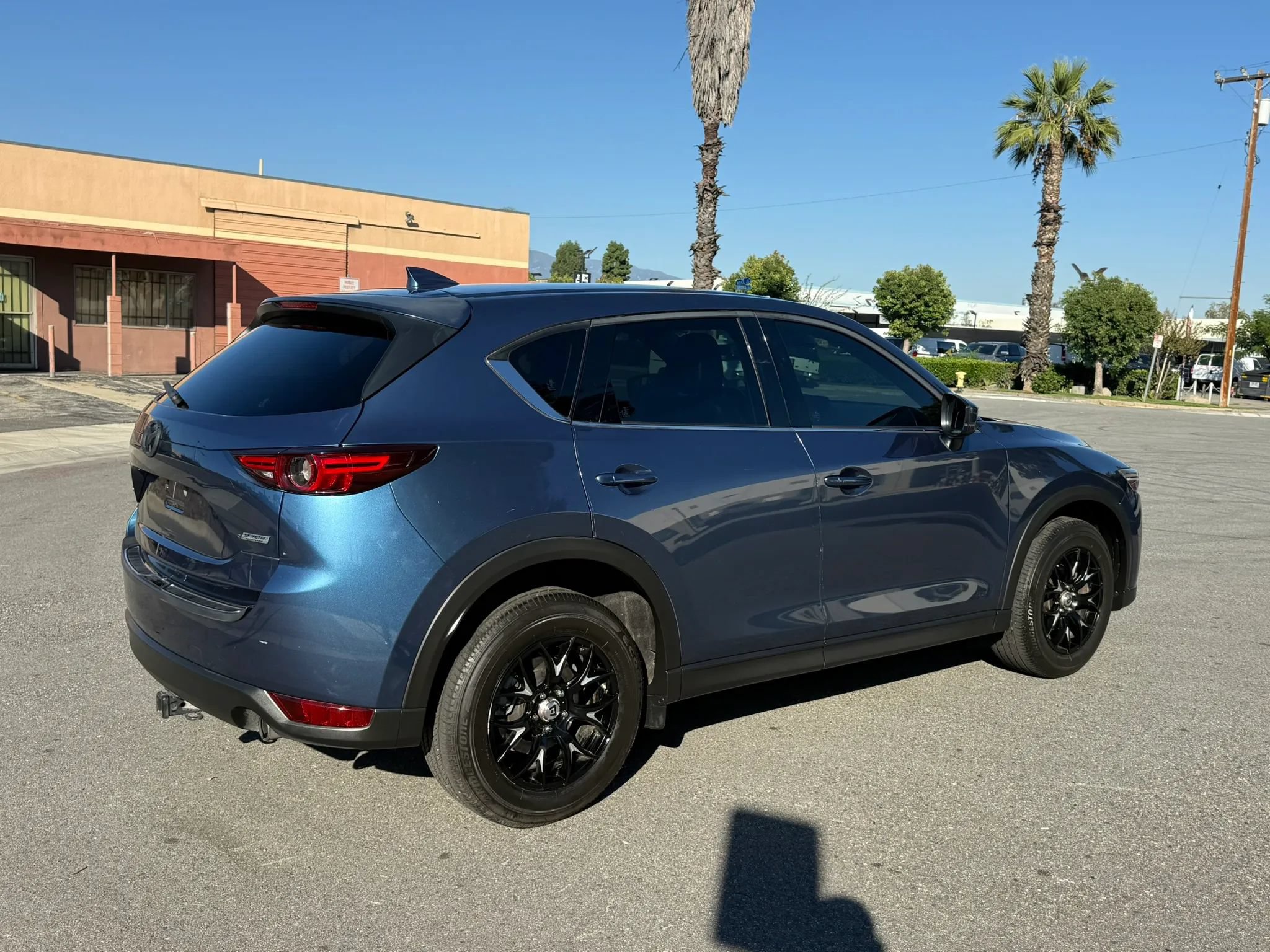 Used 2017 MAZDA CX-5 Grand Touring w/ Premium Package FWD image 3